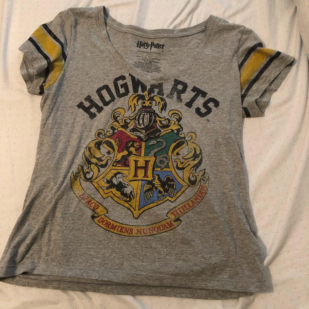 Hogwarts V-Neck Tee